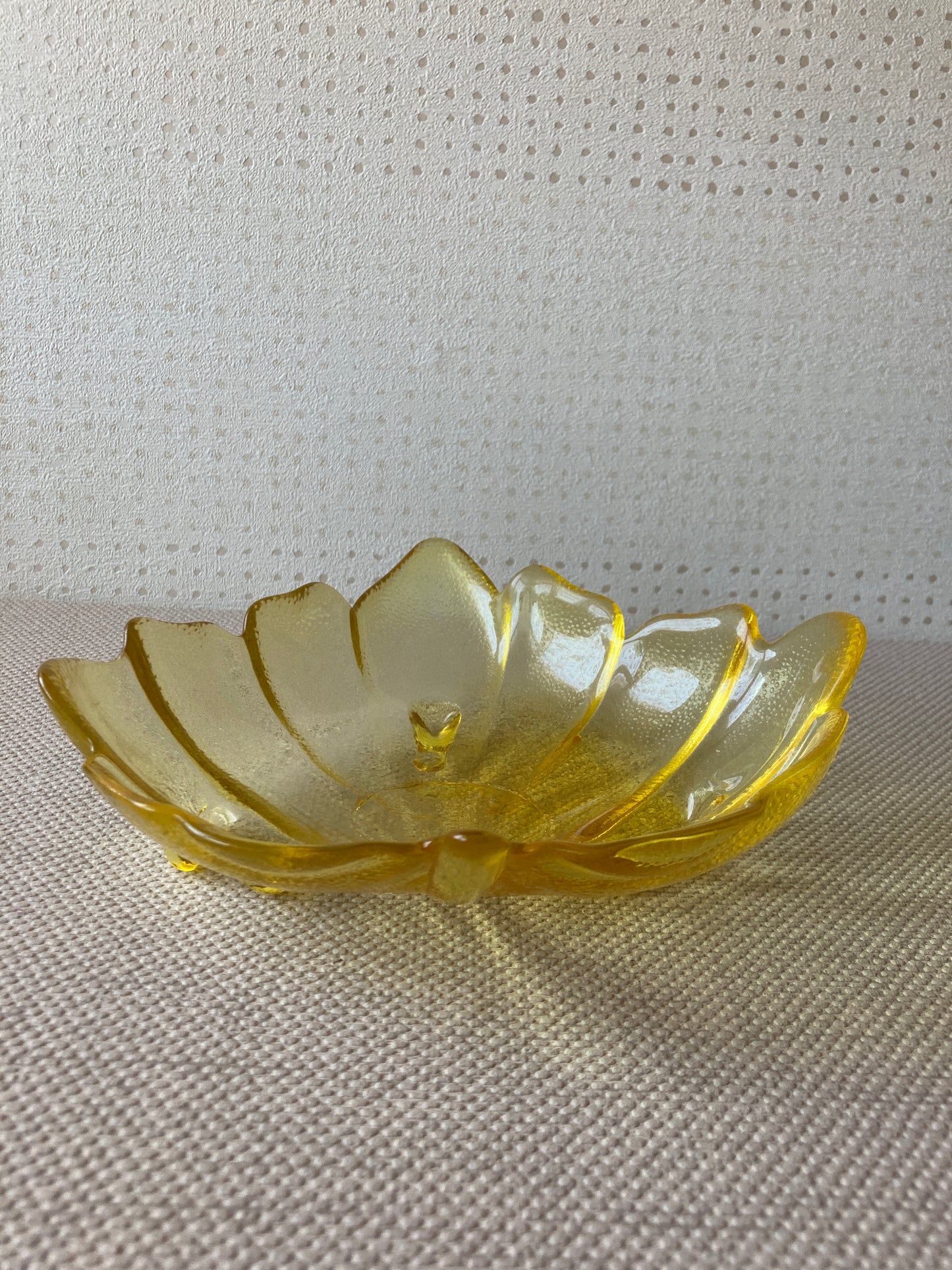 Glass Leaf Shaped Bowl