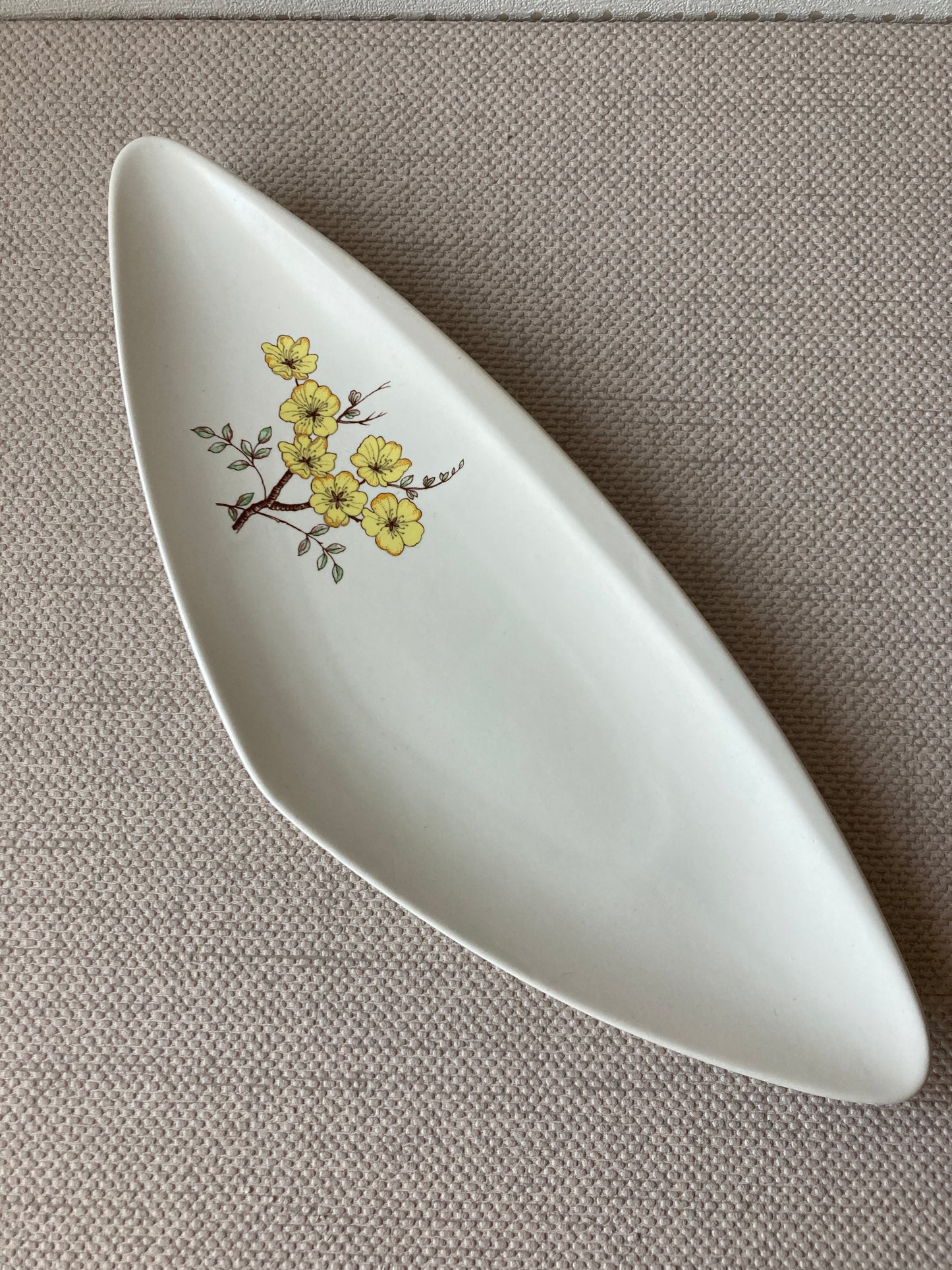 Carltonware ‘Mimosa’ Triangular Plate